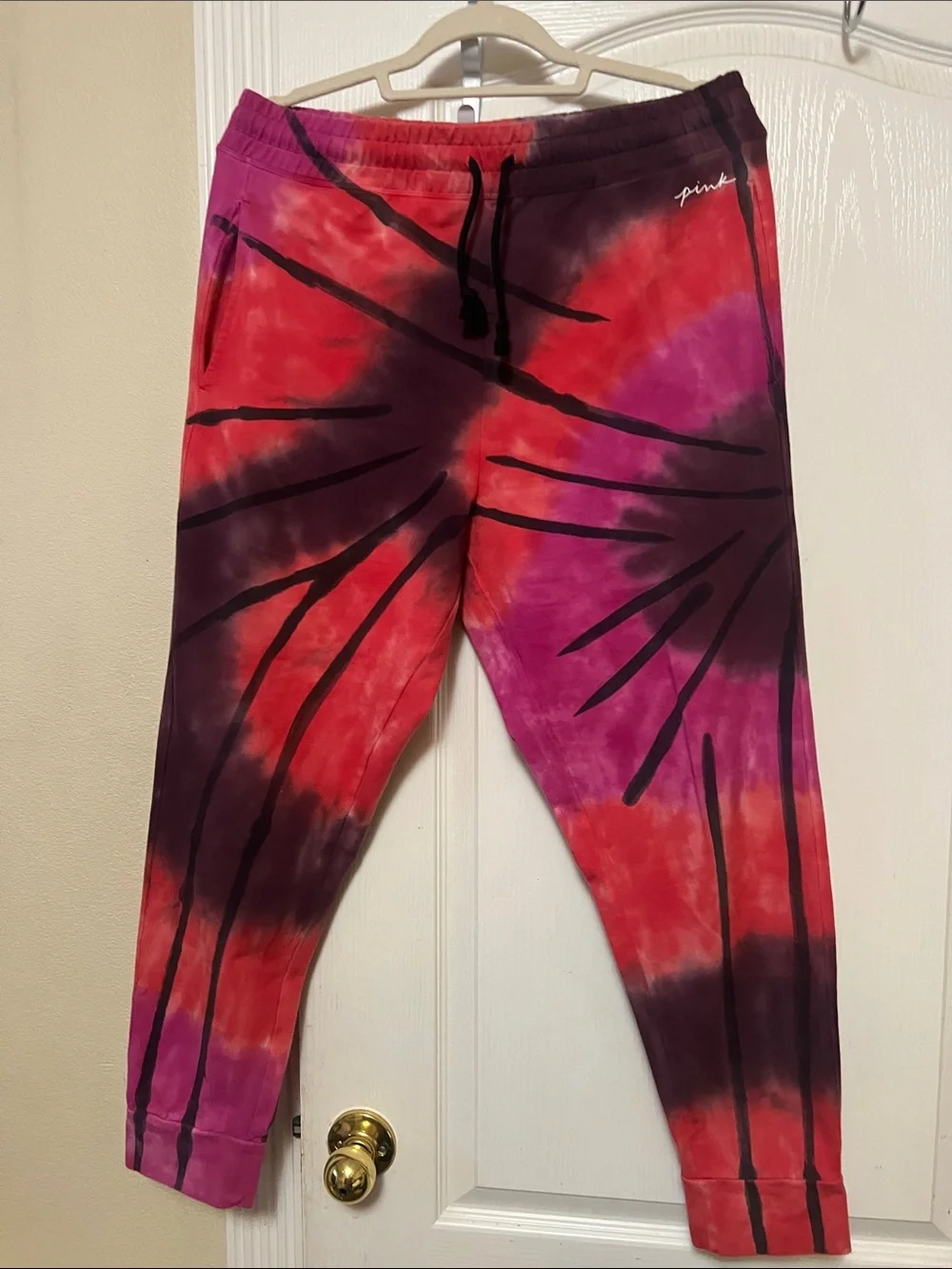 PINK vs Tie-Dye Sweatshirt & Joggers Set - Pink/Red/Black
